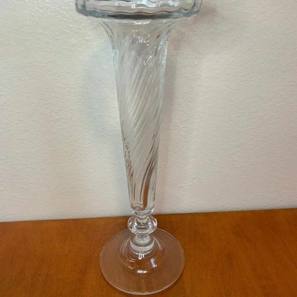 Stunning Mikasa Crystal Spiral Vase - Great Condition